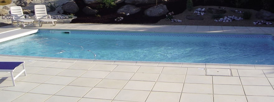 Plage de piscine en dalle Veloutée