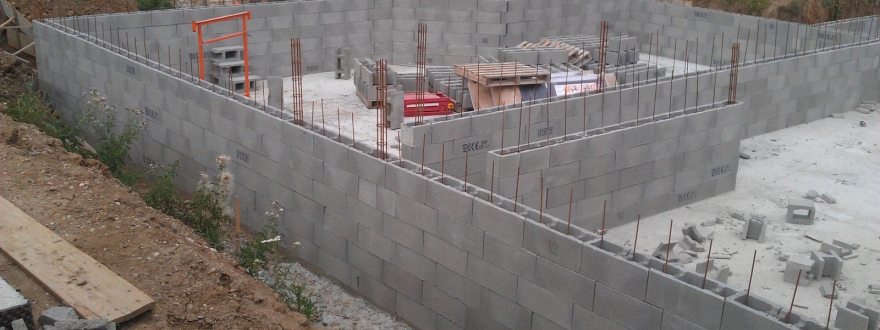 Mur en blocs à bancher