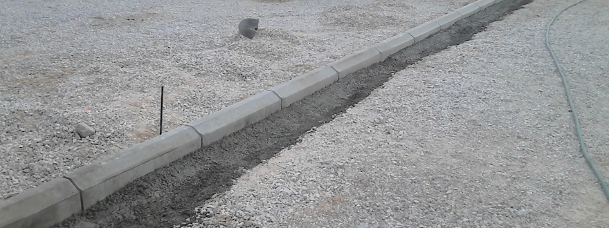 Mise en œuvre de bordures d'accotement